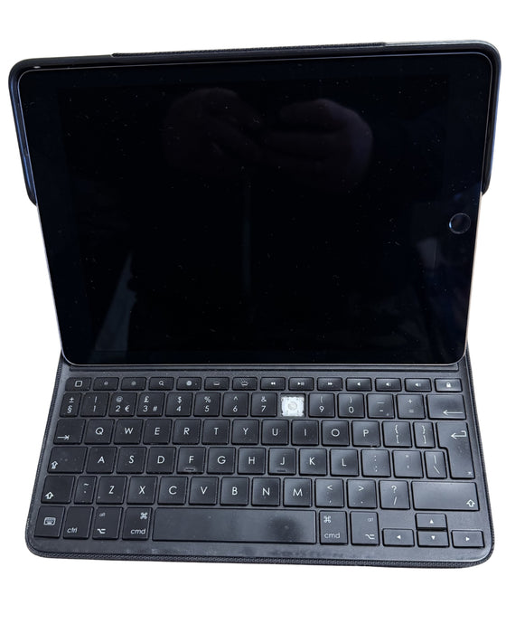 iPad Pro 12.9 inch (128GB) + Keyboard Case, gebruikt
