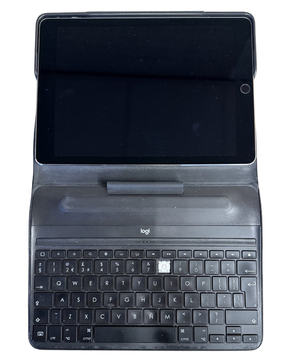 iPad Pro 12.9 inch (128GB) + Keyboard Case, gebruikt